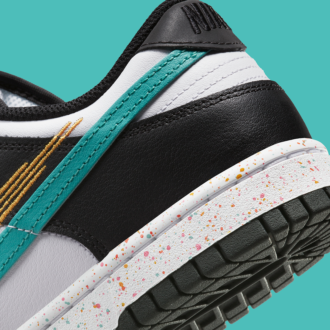 Nhiều logo nike tô điểm thêm cho Nike Dunk Low sắp tới này - 9