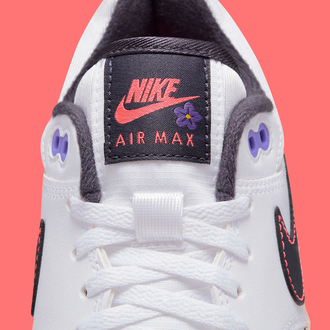 Những bông hoa dừa cạn đang nở rộ trên chiếc giày golf Nike Air Max 1 này - 8