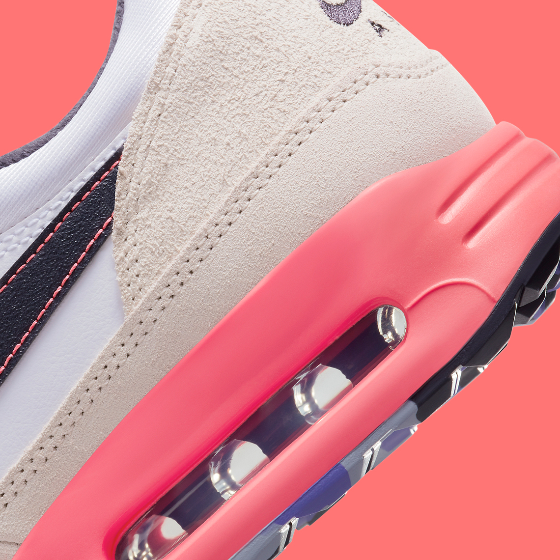 Những bông hoa dừa cạn đang nở rộ trên chiếc giày golf Nike Air Max 1 này - 9