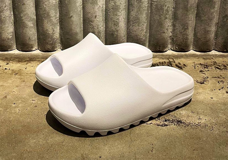 Những Đôi Yeezy Slide Chưa Từng Ra Mắt Của adidas: 'White Salt' và Câu Chuyện Kết Thúc Yeezy - 1