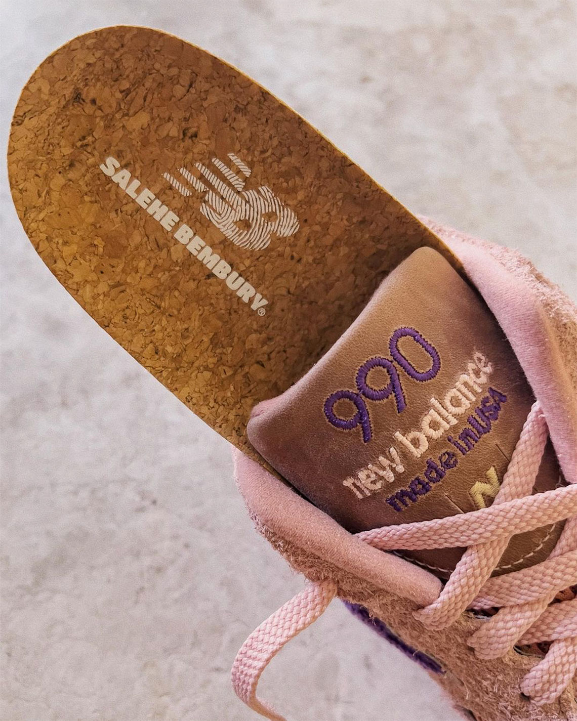 Những hình ảnh chi tiết của mẫu giày sneaker Salehe Bembury x New Balance 990v2 - 7