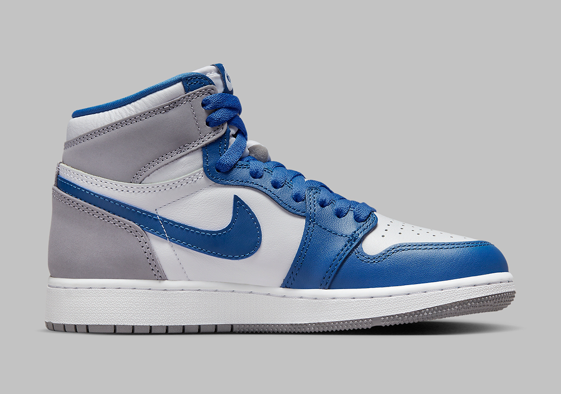 Những hình ảnh chính thức của Air Jordan 1 Retro High OG True Blue - 12