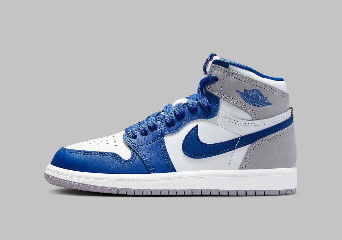 Những hình ảnh chính thức của Air Jordan 1 Retro High OG True Blue - 19