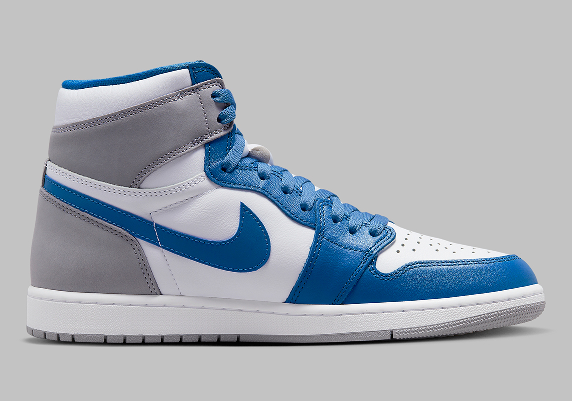 Những hình ảnh chính thức của Air Jordan 1 Retro High OG True Blue - 3