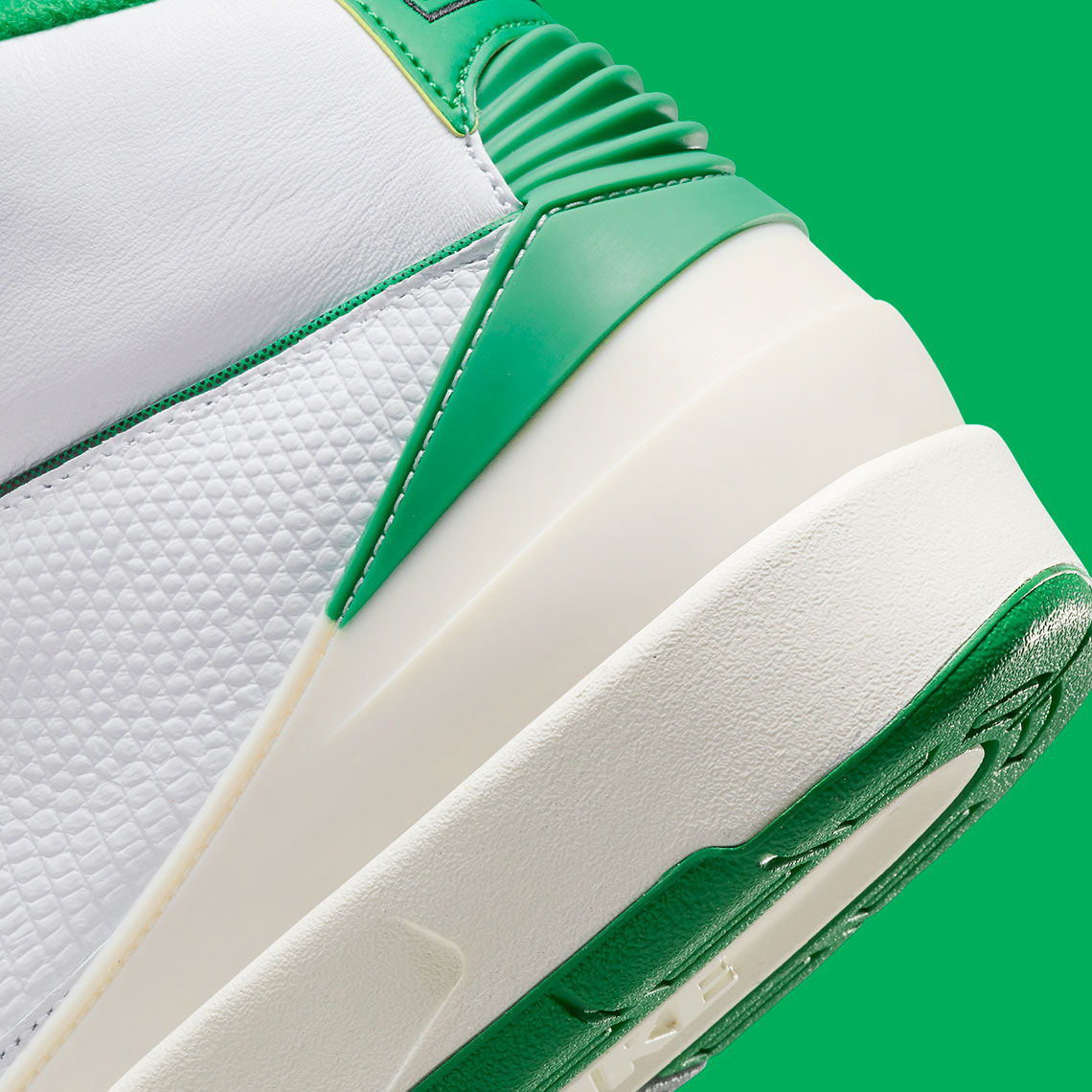 Những hình ảnh chính thức của Air Jordan 2 Lucky Green - 8