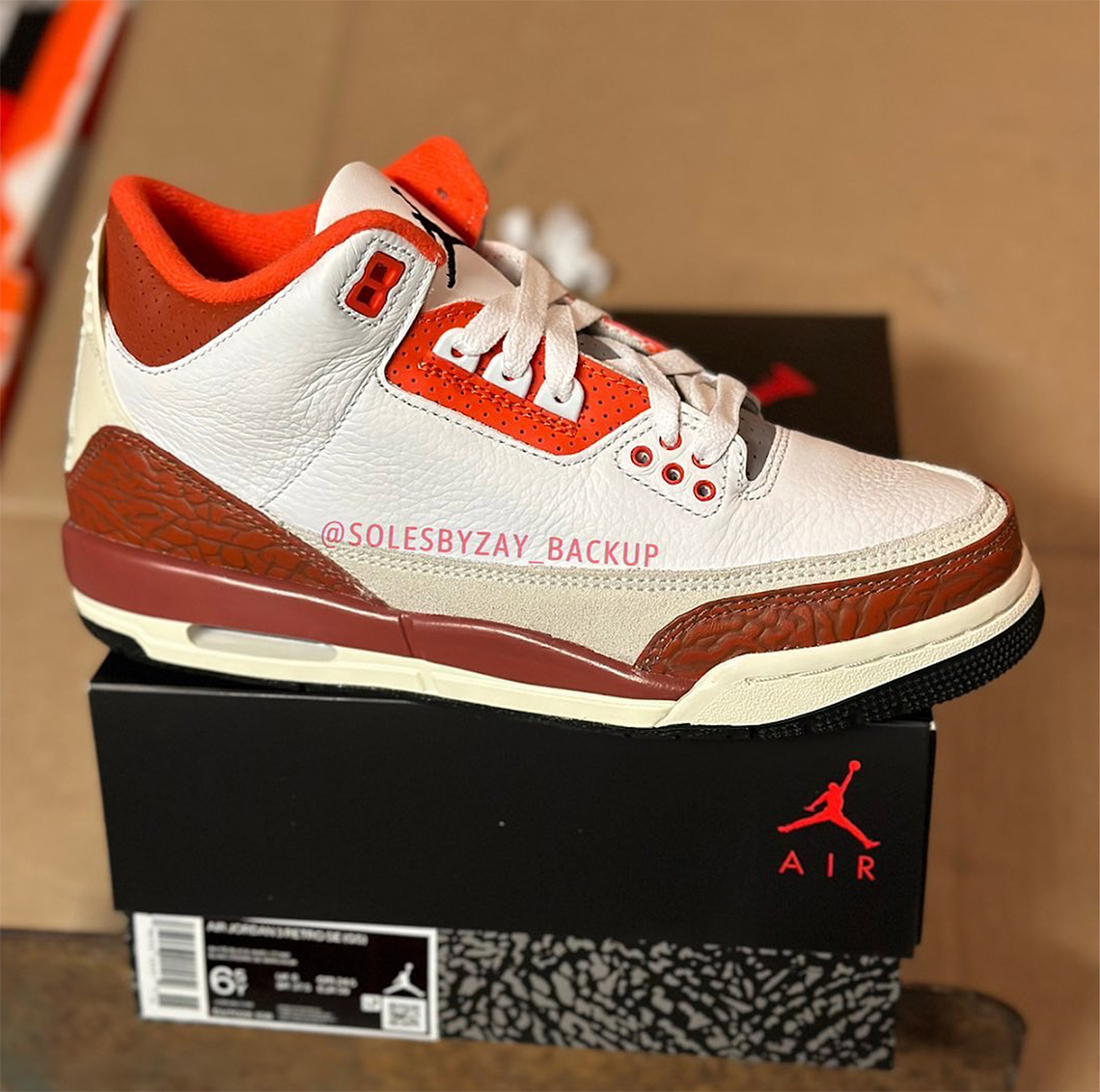Những hình ảnh đầu tiên của mẫu giày Air Jordan 3 GS Dunk on Mars - 5