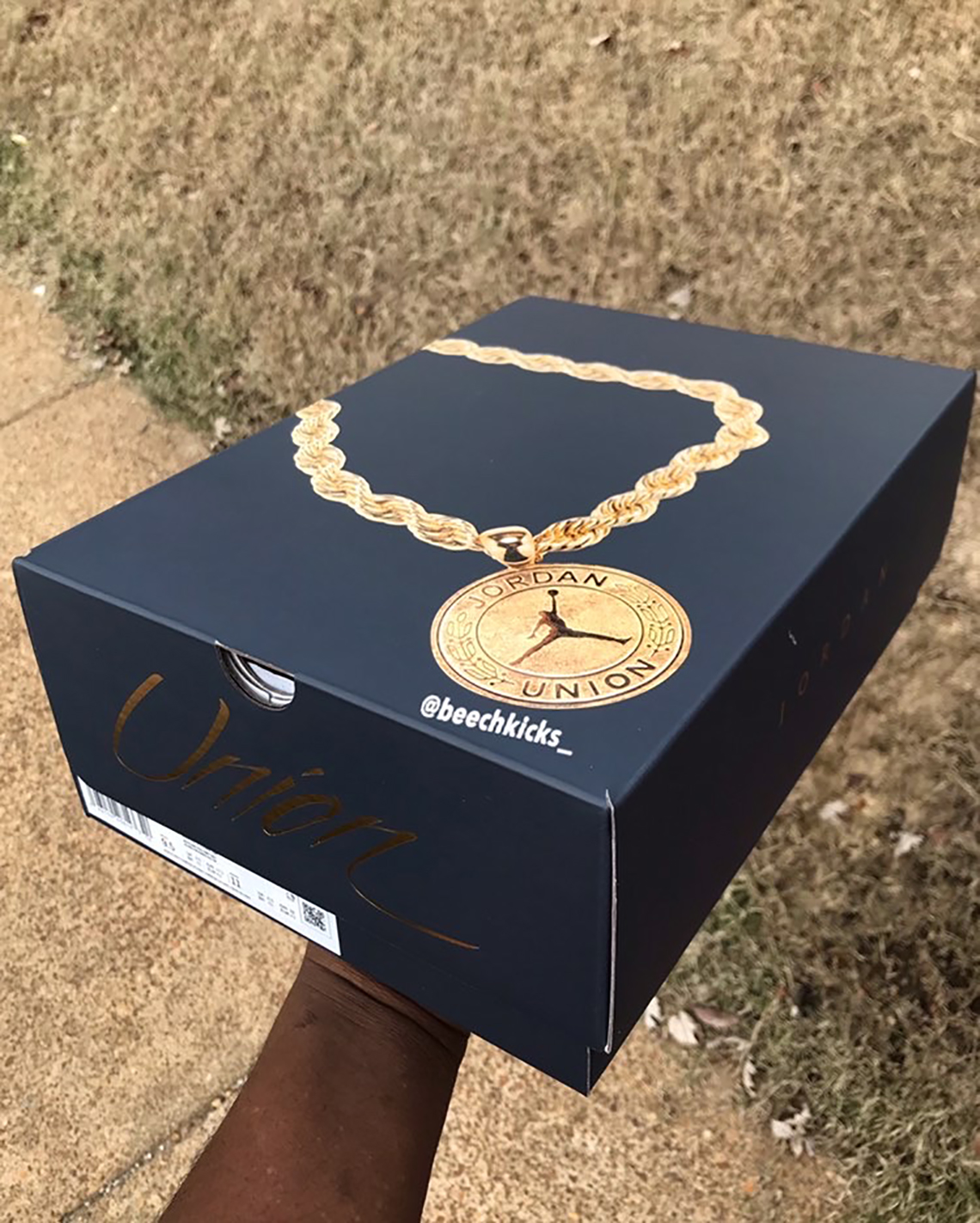 Những hình ảnh đầu tiên của mẫu giày Union LA Air Jordan 1 KO Low - 6