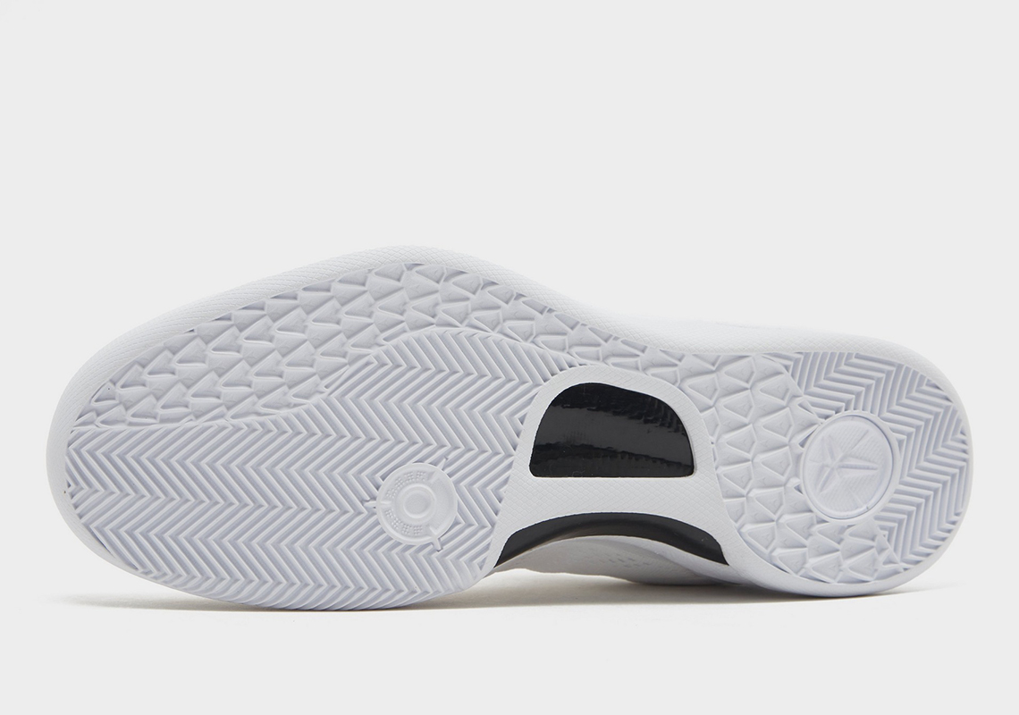 Những hình ảnh đầu tiên của Nike Kobe 8 Protro Triple White - 16