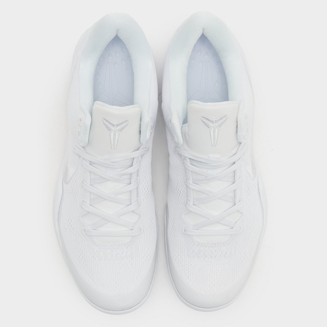 Những hình ảnh đầu tiên của Nike Kobe 8 Protro Triple White - 17