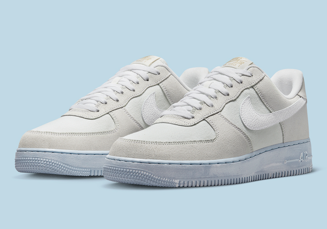 Những rãnh nứt sâu trên logo thể hiện tính thẩm mỹ cổ điển cho Nike Air Force 1 Low Blue Whisper - 2