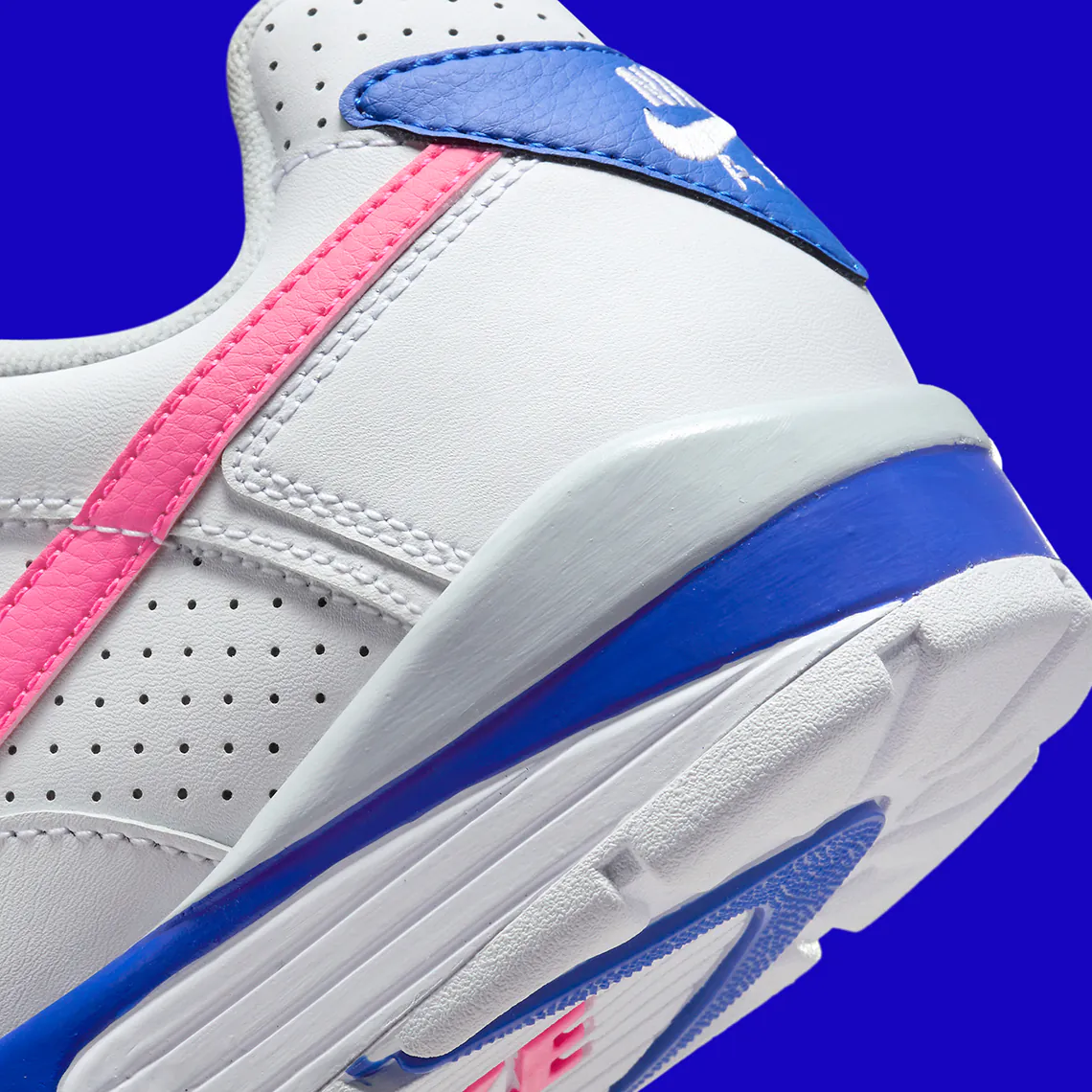 Nike Air Cross Trainer 3 Low: Sự hồi tưởng về thập kỷ 1990 với màu hồng sặc sỡ và sự trở lại của phong cách thể thao - 8