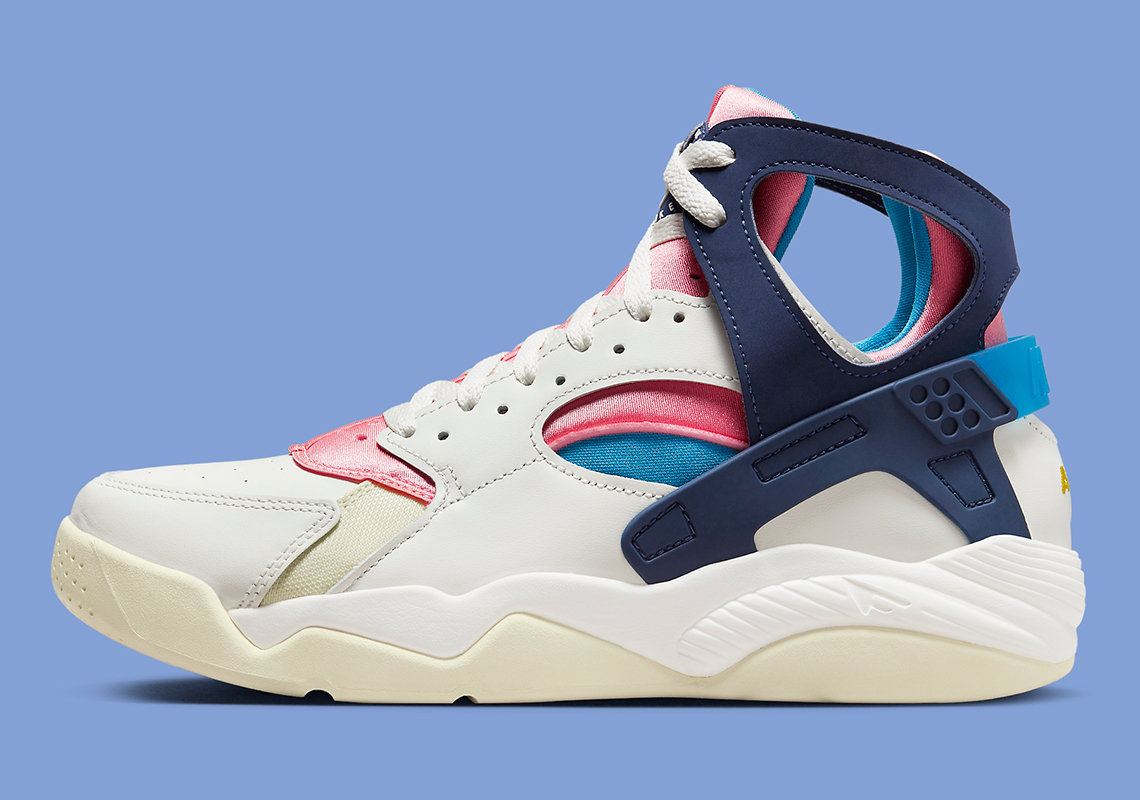 Nike Air Flight Huarache quay trở lại với thiết kế thập niên 90 đầy màu sắc. - 2