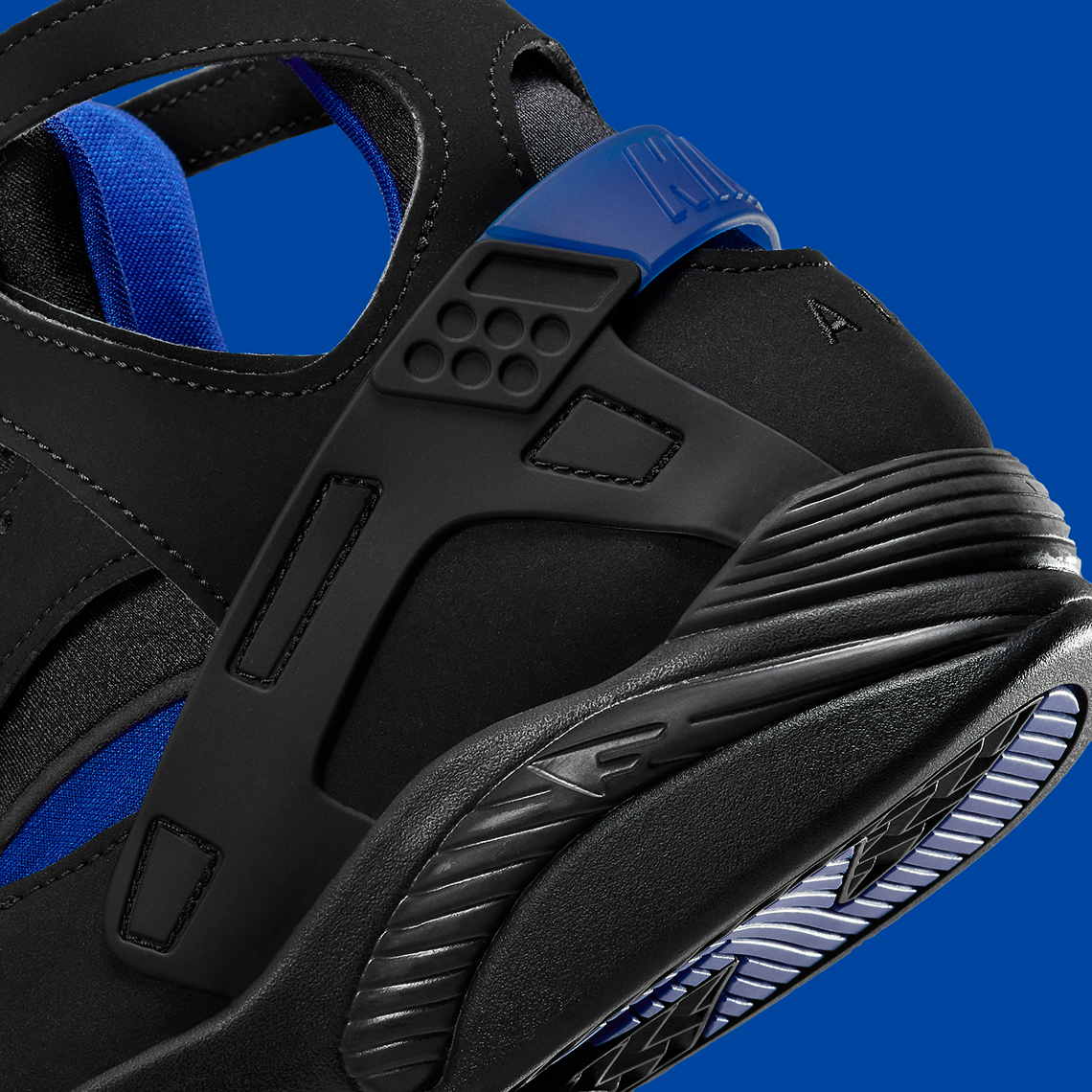 Nike Air Flight Huarache Tái Xuất Trong Phiên Bản 'Black/Lyon Blue' Cho Mùa Lễ Hội - 7