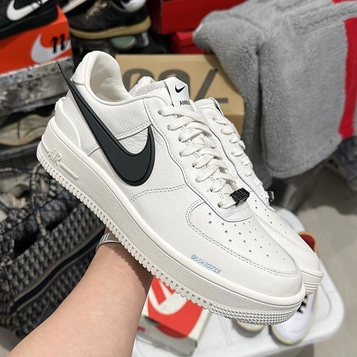 Nike Air Force 1 Ambush sẽ ra mắt với hai phối màu khác nhau - 5