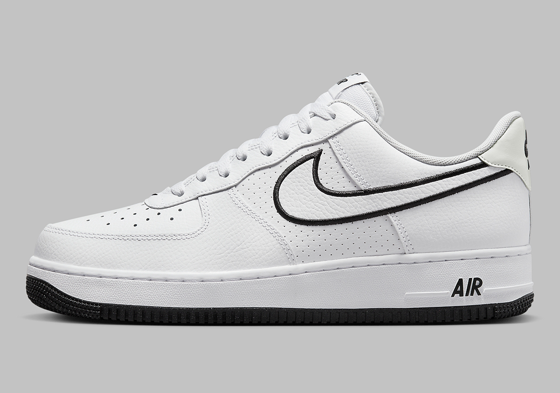 Nike Air Force 1 đã tùy chỉnh dấu swoosh của mình bằng một đường viền thêu - 1