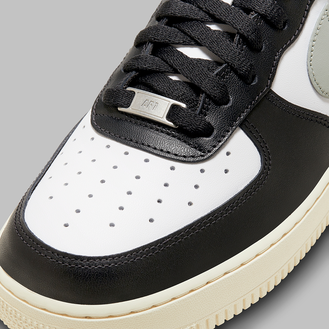 Nike Air Force 1 Low Black/Grey: Sự hòa quyện màu đen và xám trong thiết kế tinh tế - 8