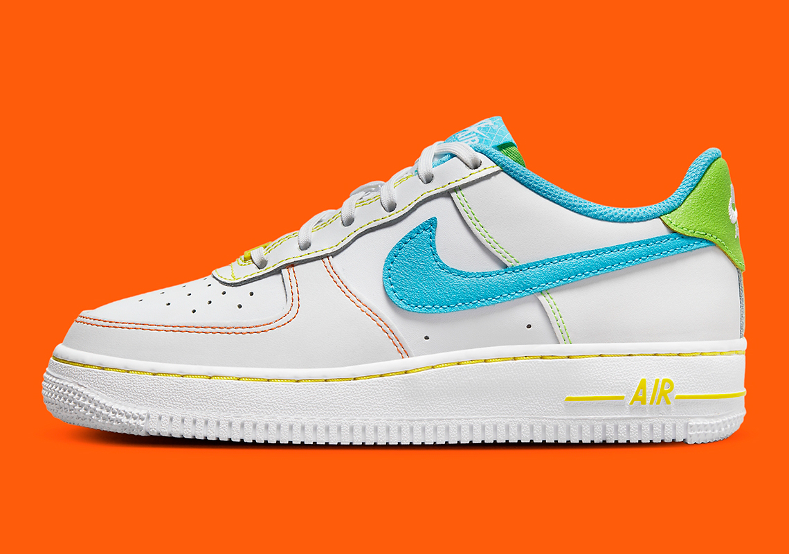 Nike Air Force 1 Low cho trẻ em với chi tiết khâu màu sắc mới - 1