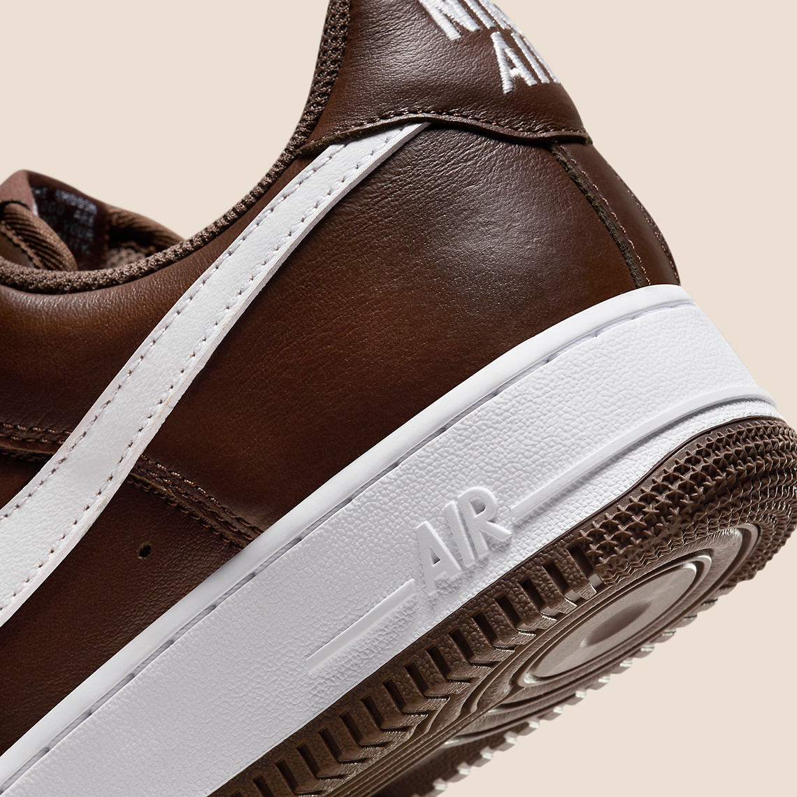Nike Air Force 1 Low Chocolate Brown: Phiên bản mới đậm chất cổ điển chờ đón mùa đông! - 8