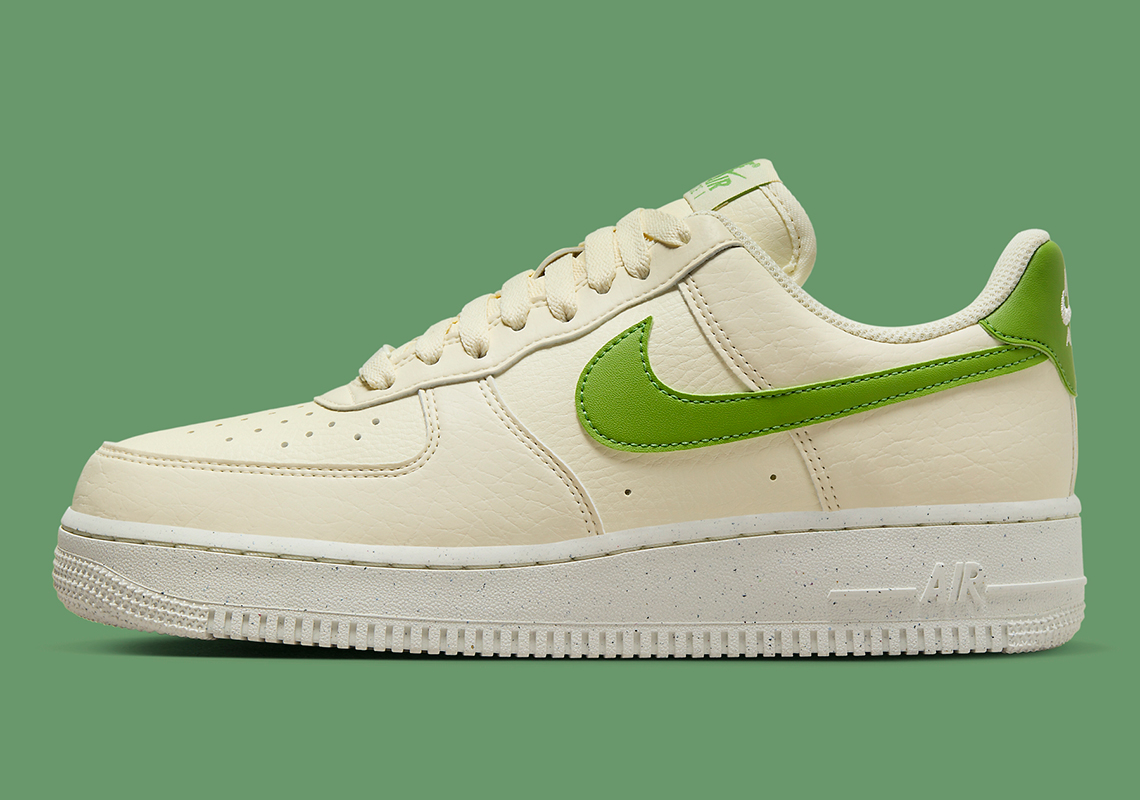 Nike Air Force 1 Low 'Coconut Milk/Green' - Sự Kết Hợp Thú Vị Cho Phong Cách Bền Vững - 2