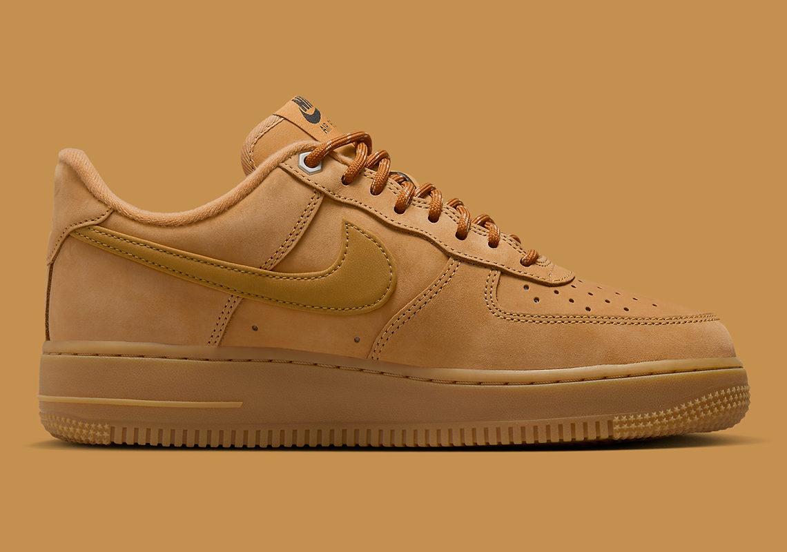 Nike Air Force 1 Low 'Flax Wheat': Hòa quyện thời trang làm việc và sneakers cho mùa đông - 10
