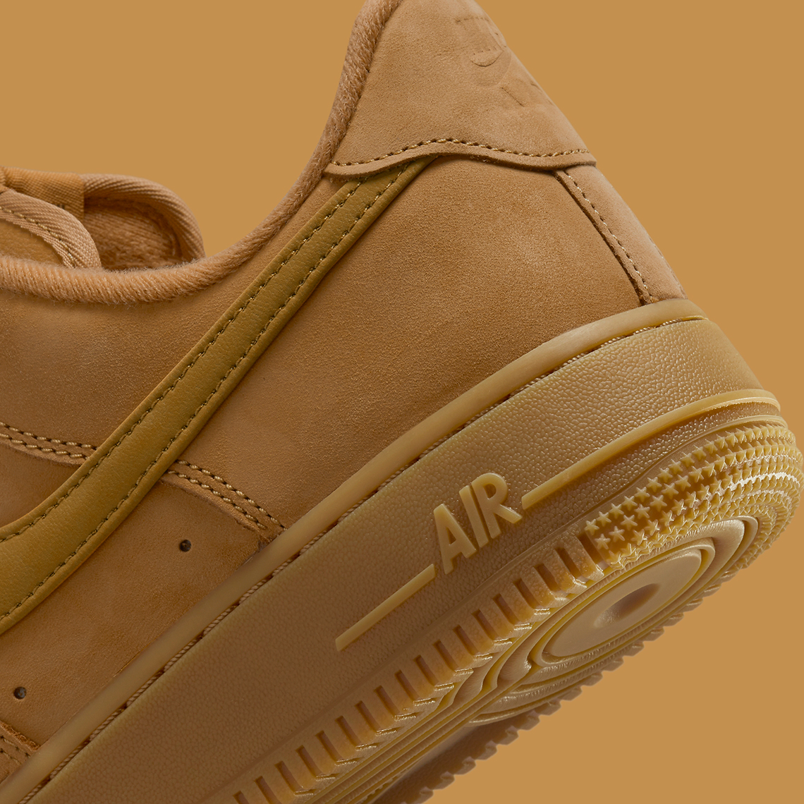 Nike Air Force 1 Low 'Flax Wheat': Hòa quyện thời trang làm việc và sneakers cho mùa đông - 8