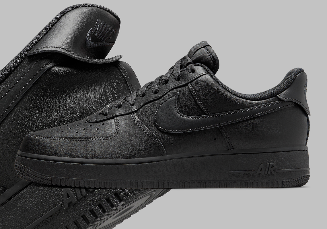 Nike Air Force 1 Low FlyEase Triple Black: Tiện Lợi và Phong Cách - 1