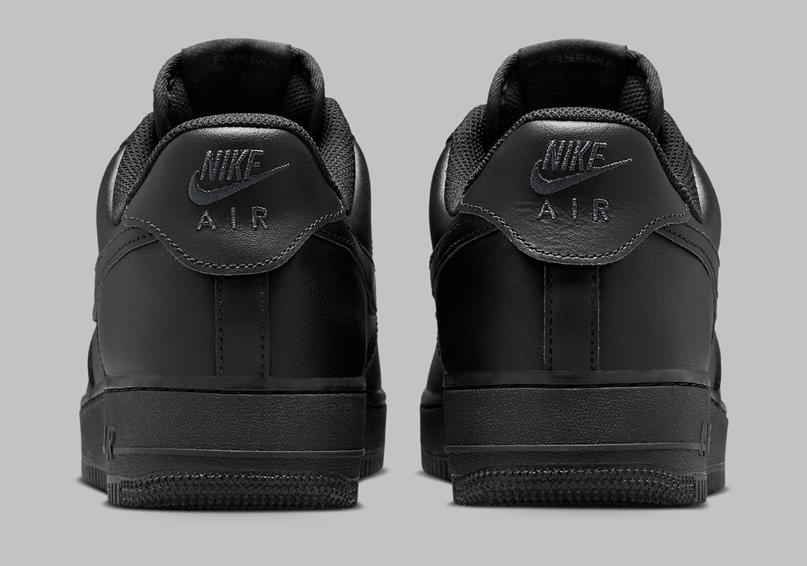 Nike Air Force 1 Low FlyEase Triple Black: Tiện Lợi và Phong Cách - 5