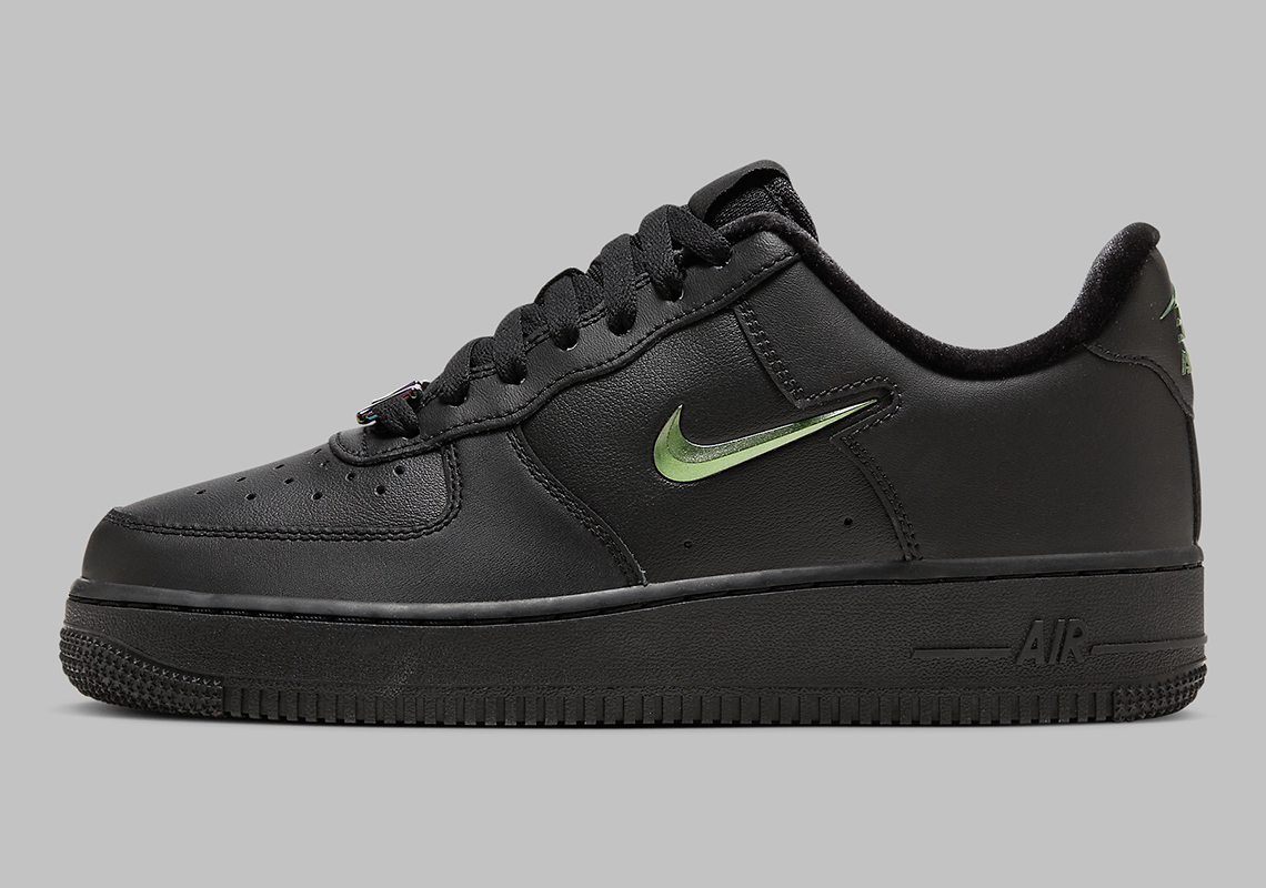 Nike Air Force 1 Low Just Do It Phiên Bản Nữ: Sự Kết Hợp Hoàn Hảo của Màu Đen và Sự Tinh Tế - 3