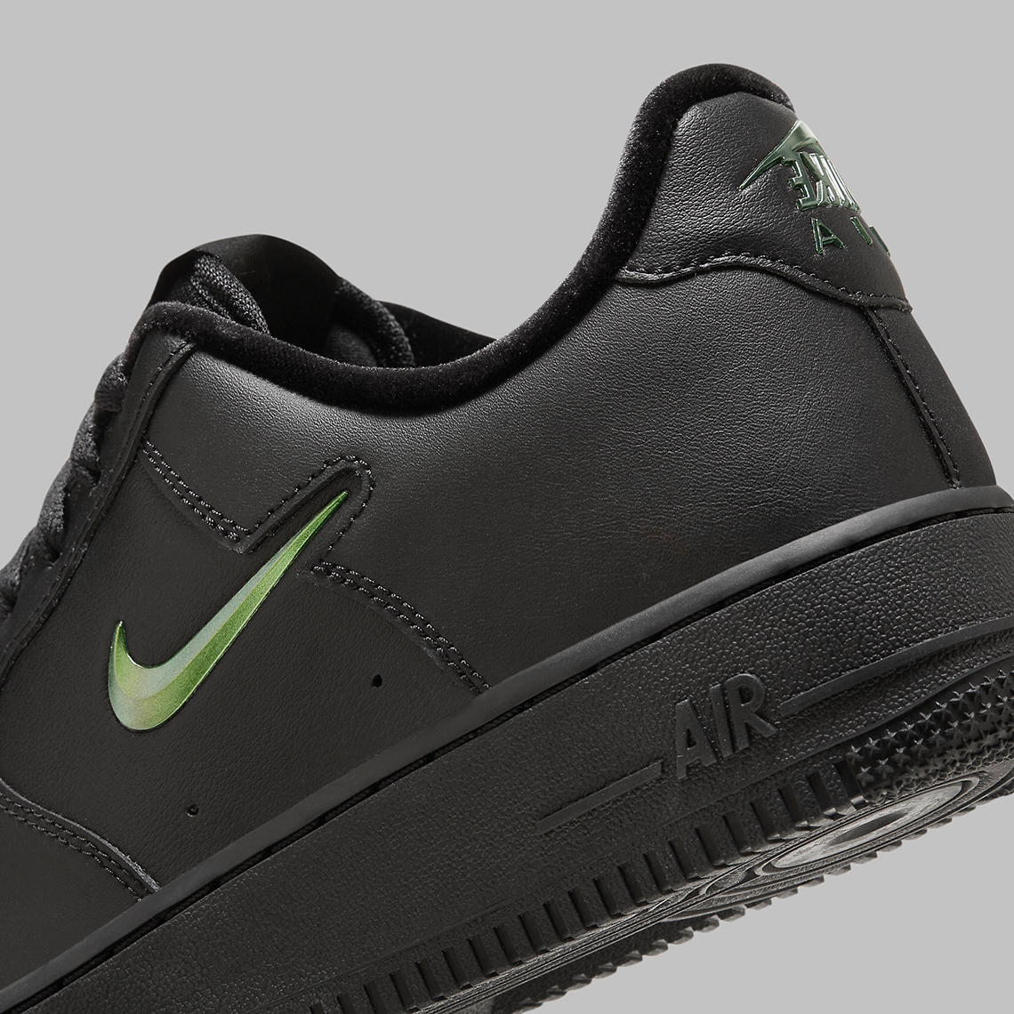 Nike Air Force 1 Low Just Do It Phiên Bản Nữ: Sự Kết Hợp Hoàn Hảo của Màu Đen và Sự Tinh Tế - 8