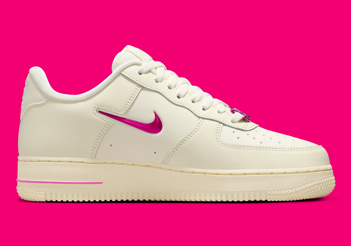 Nike Air Force 1 Low 'Just Do It' Ra Mắt: Phiên Bản Nữ Cổ Điển với Sắc Màu Độc Đáo - 3