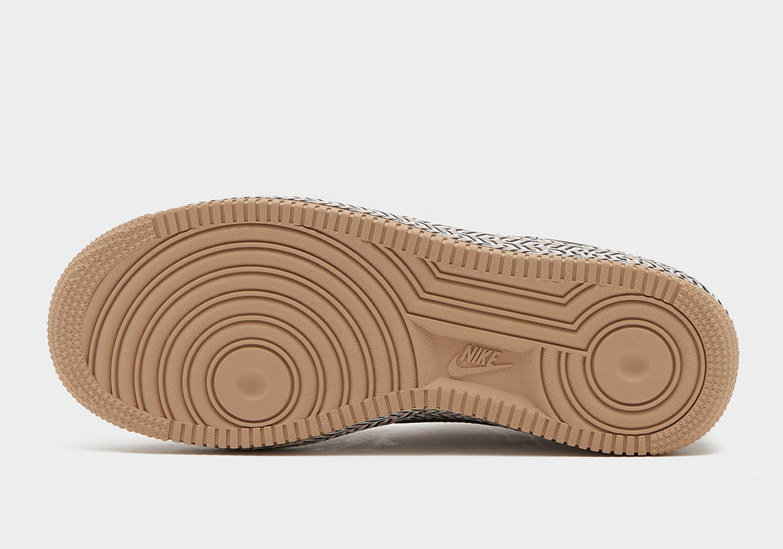 Nike Air Force 1 Low khoe mẫu hoa văn lặp đi lặp lại nổi bật - 5