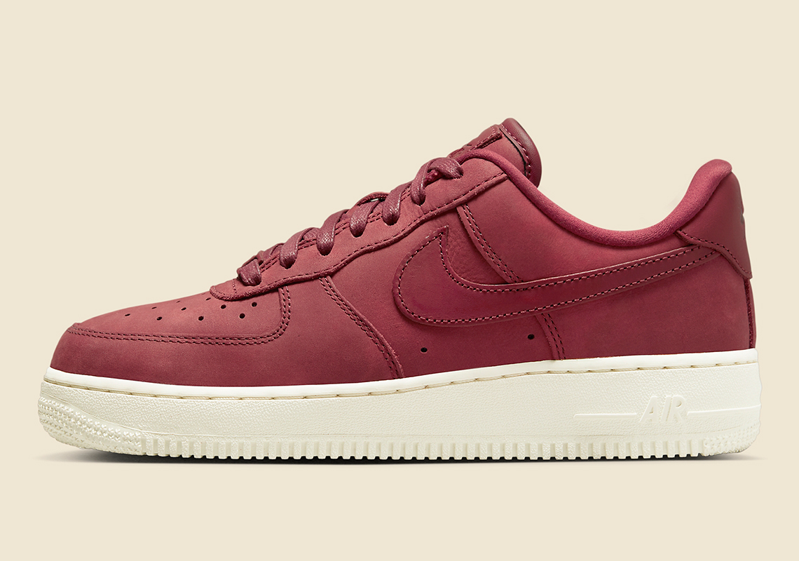 Nike Air Force 1 Low Light Maroon và Sail được làm từ vải cao cấp  - 2