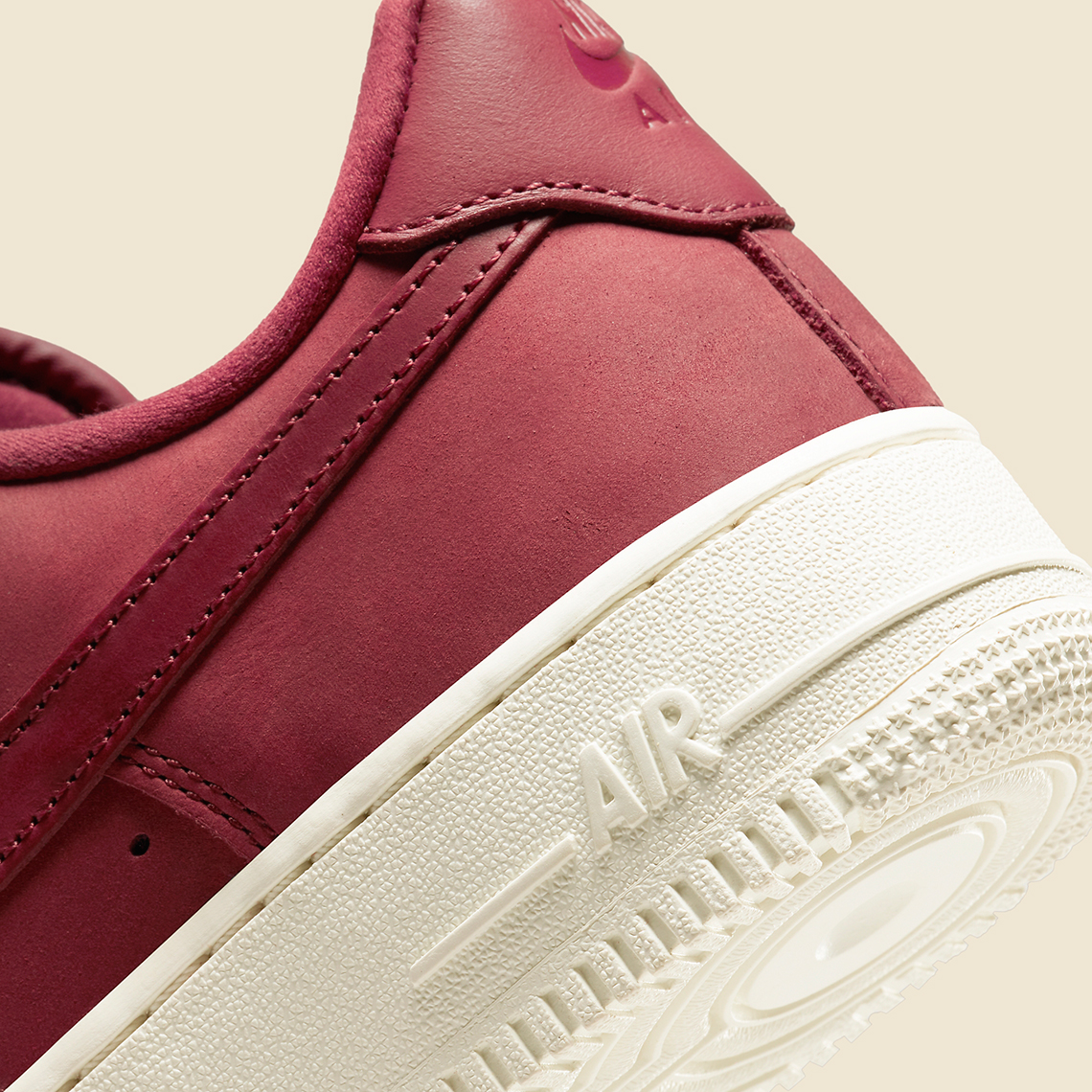 Nike Air Force 1 Low Light Maroon và Sail được làm từ vải cao cấp  - 7