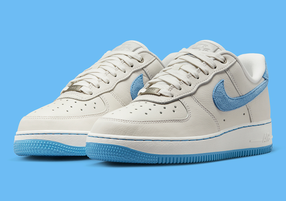 Nike Air Force 1 Low LXX màu trắng với điểm nhấn màu University Blue