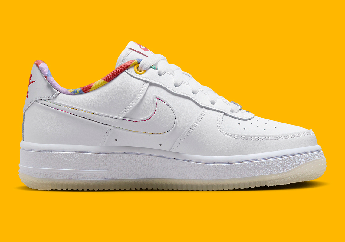 Nike Air Force 1 Low 'Multi-Color' cho trẻ em: Mẫu giày độc quyền với chi tiết đa màu từ Swoosh - 3