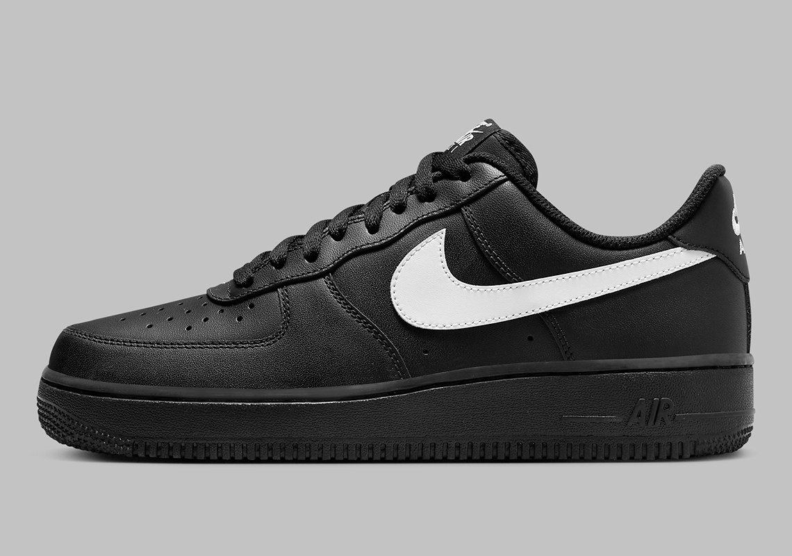 Nike Air Force 1 Low: Phiên bản mới với gam màu đen trắng hấp dẫn! - 2