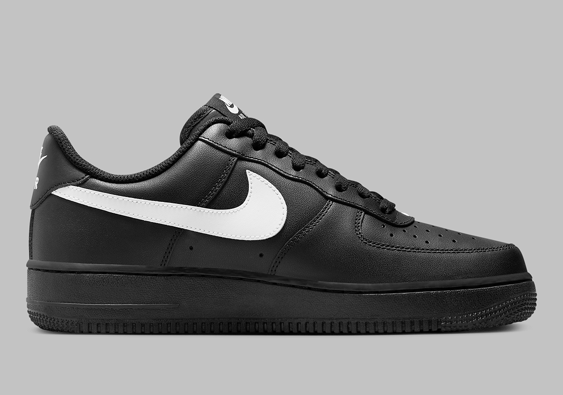 Nike Air Force 1 Low: Phiên bản mới với gam màu đen trắng hấp dẫn! - 3