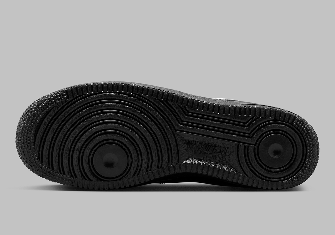 Nike Air Force 1 Low: Phiên bản mới với gam màu đen trắng hấp dẫn! - 6
