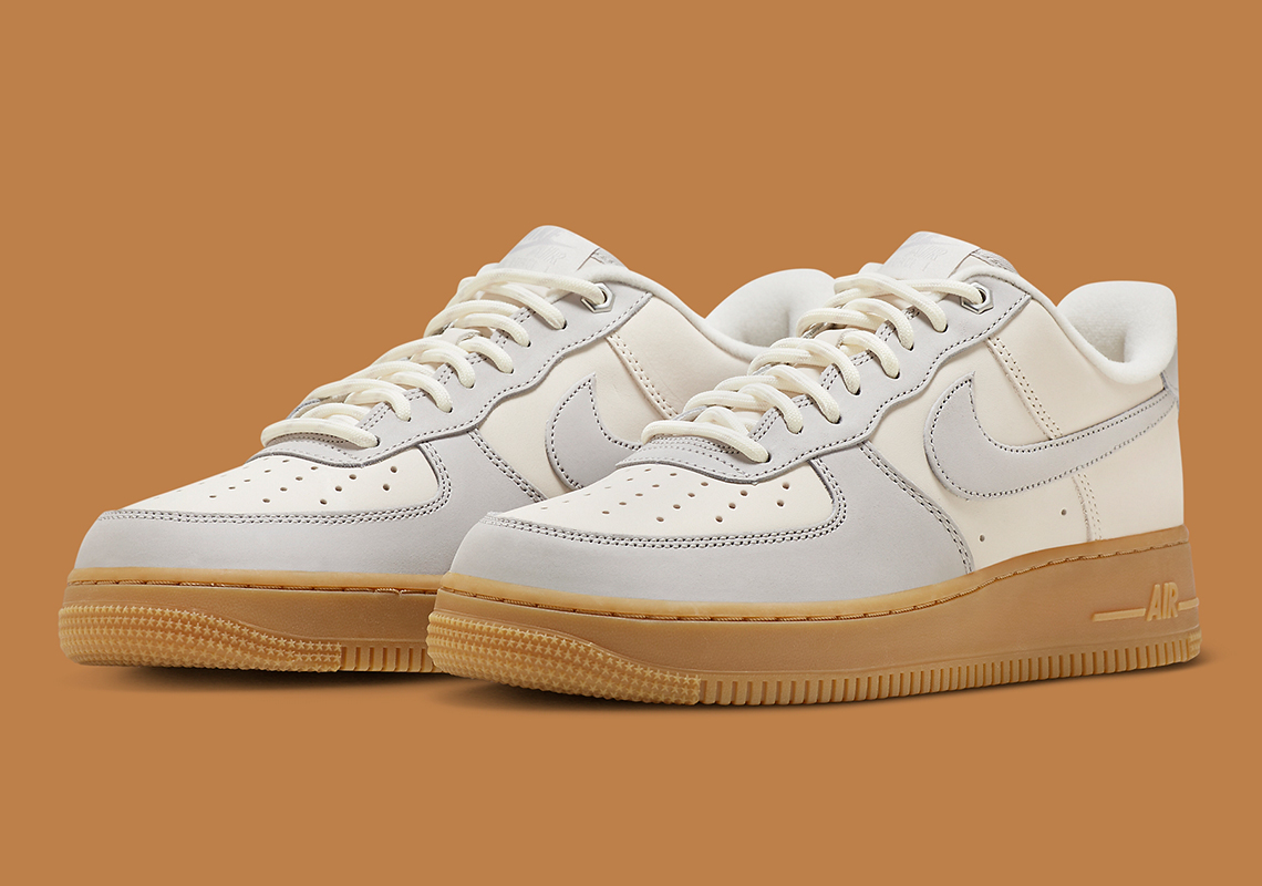 Nike Air Force 1 Low sẵn sàng cho mùa hè với phần trên màu trắng và đế gum - 2