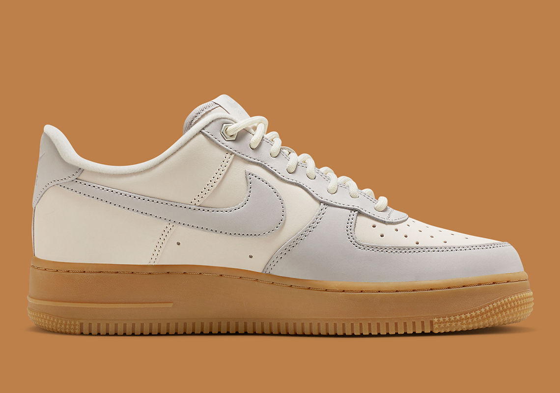 Nike Air Force 1 Low sẵn sàng cho mùa hè với phần trên màu trắng và đế gum - 3
