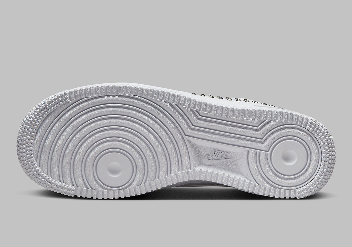 Nike Air Force 1 Low 'Trắng Bạc': Kỷ Niệm 40 Năm với Phong Cách - 7