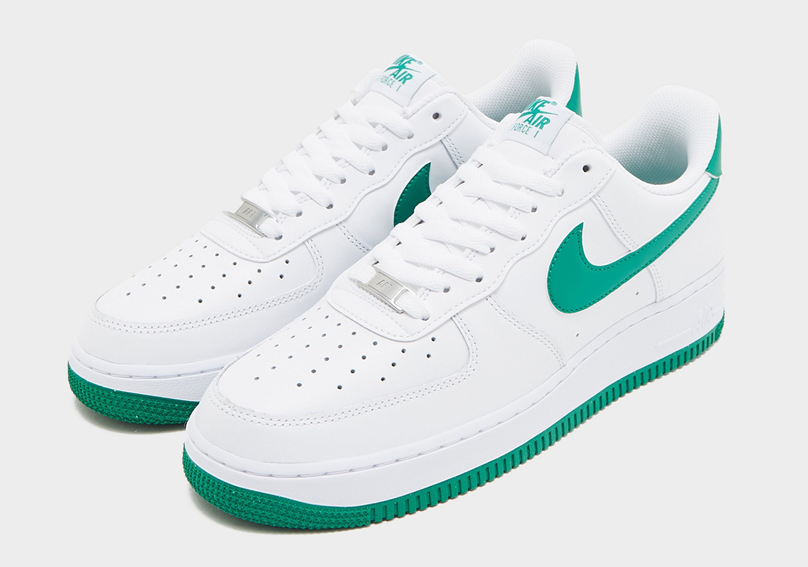 Nike Air Force 1 Low Trắng/Xanh: Đánh thức Phong cách Uptown! - 1