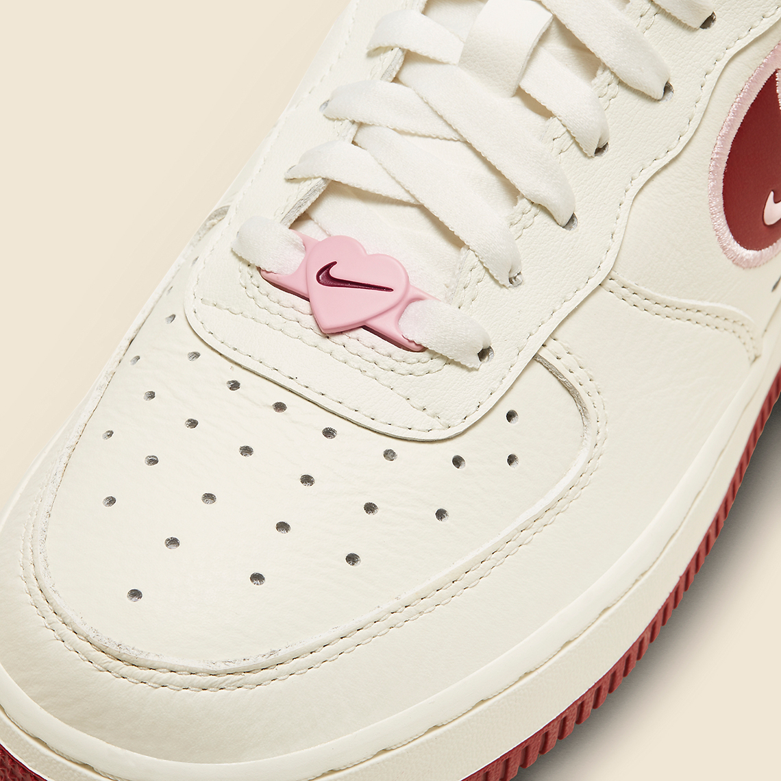 Nike Air Force 1 Low Valentine's Day 2023 có hình quả anh đào hình trái tim - 10