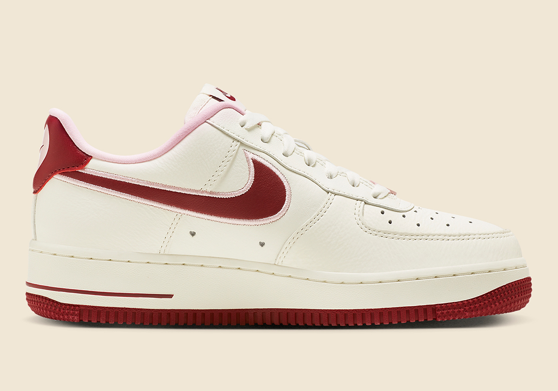 Nike Air Force 1 Low Valentine's Day 2023 có hình quả anh đào hình trái tim - 4