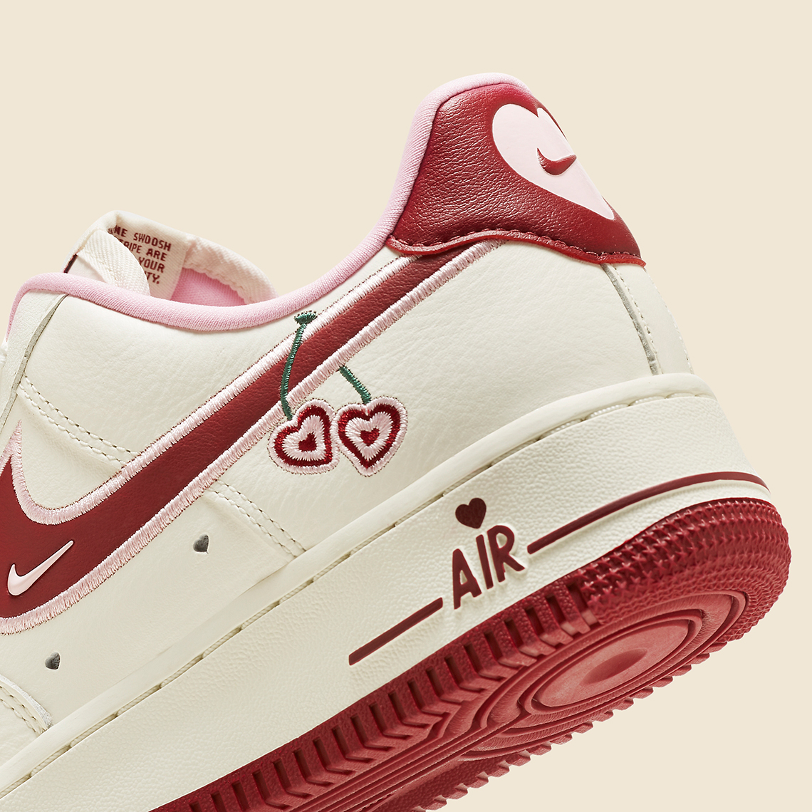 Nike Air Force 1 Low Valentine's Day 2023 có hình quả anh đào hình trái tim - 8