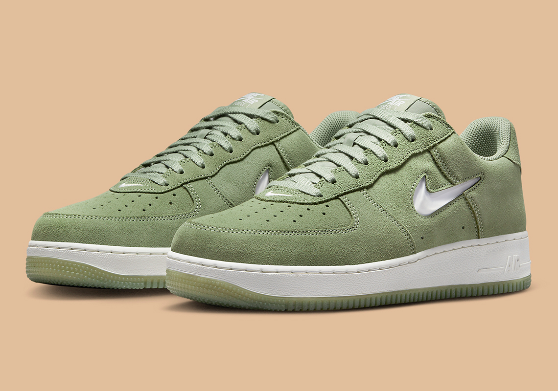 Nike Air Force 1 mẫu mới nhất với màu Matcha - 1