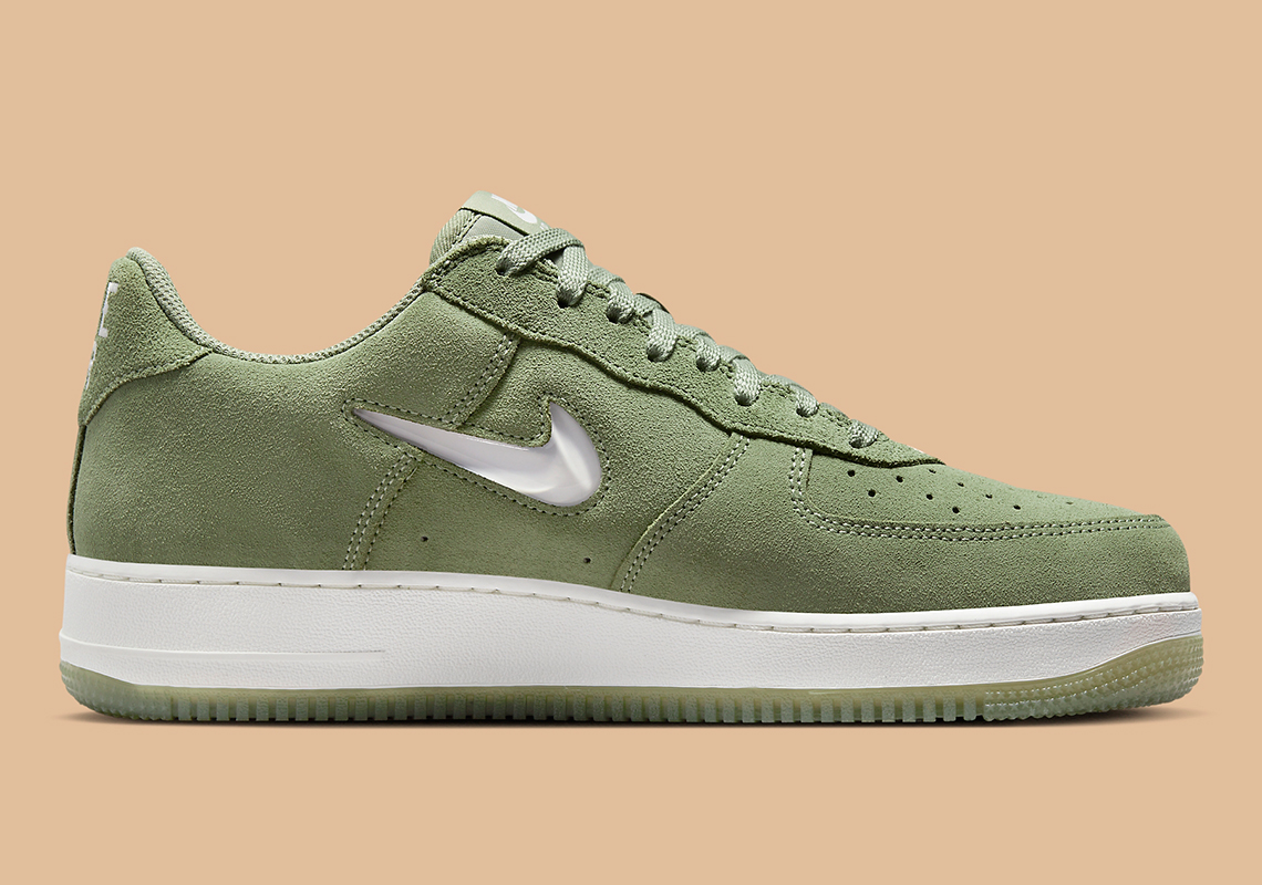 Nike Air Force 1 mẫu mới nhất với màu Matcha - 3