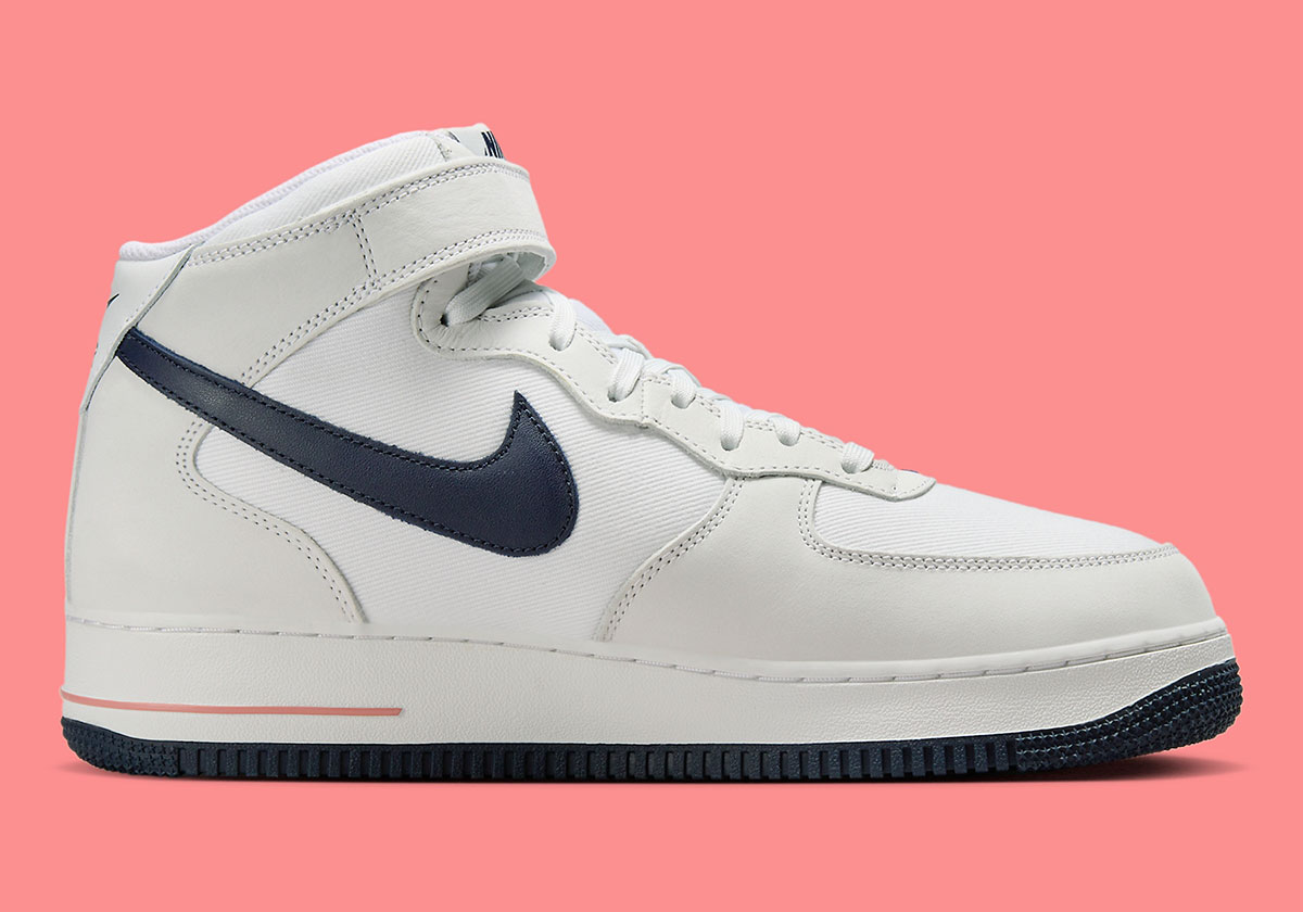 Nike Air Force 1 Mid 'Summit White/Obsidian Blue': Sự Kết Hợp Độc Đáo - 3