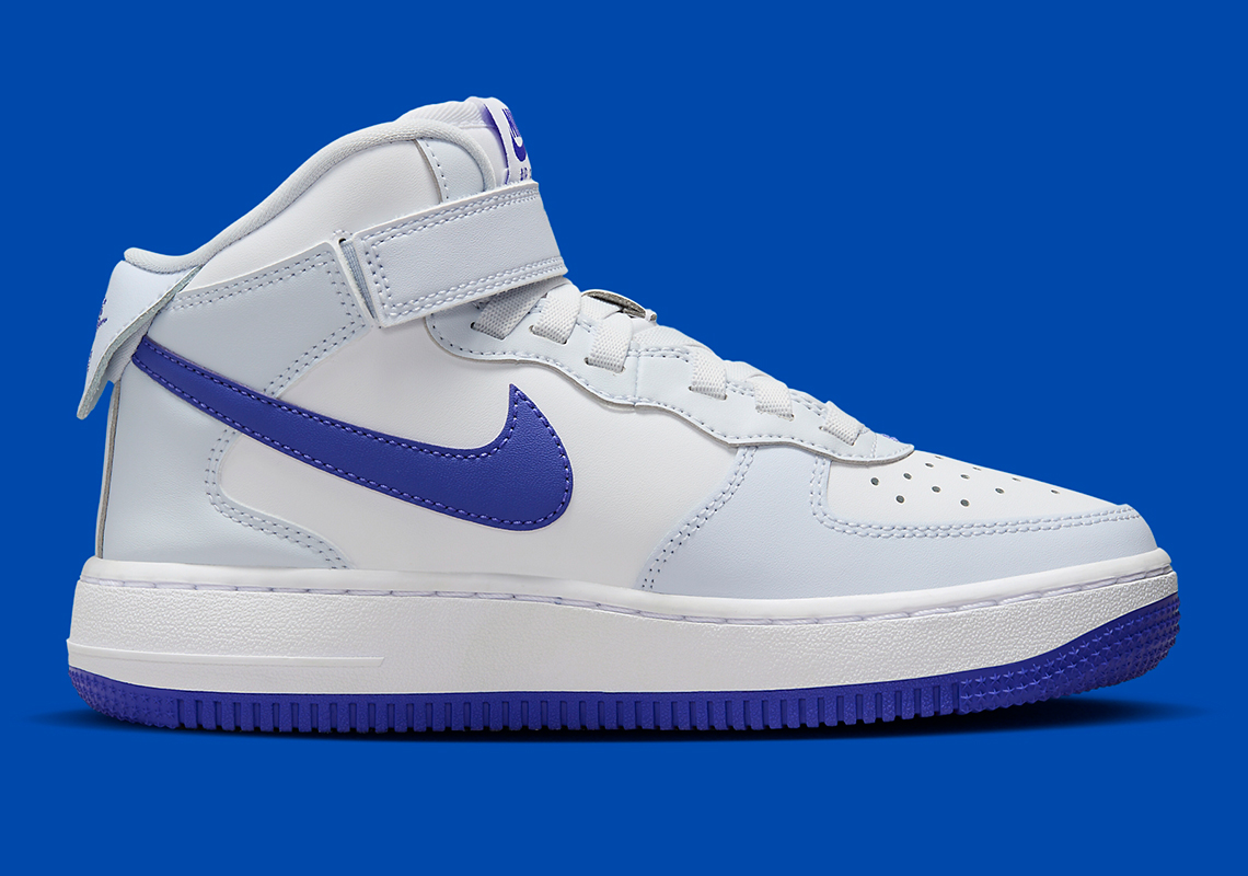 Nike Air Force 1 Mid Trắng/Royal Blue: Phối Màu Tinh Tế Cho Mùa Lễ Hội 2023 - 11