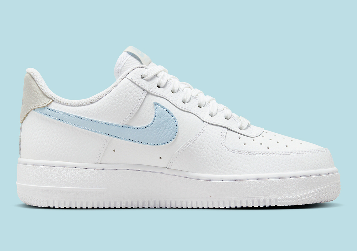 Nike Air Force 1 Mini Swoosh: Bản Cập Nhật Mới với Đầy Mini Swoosh - 10
